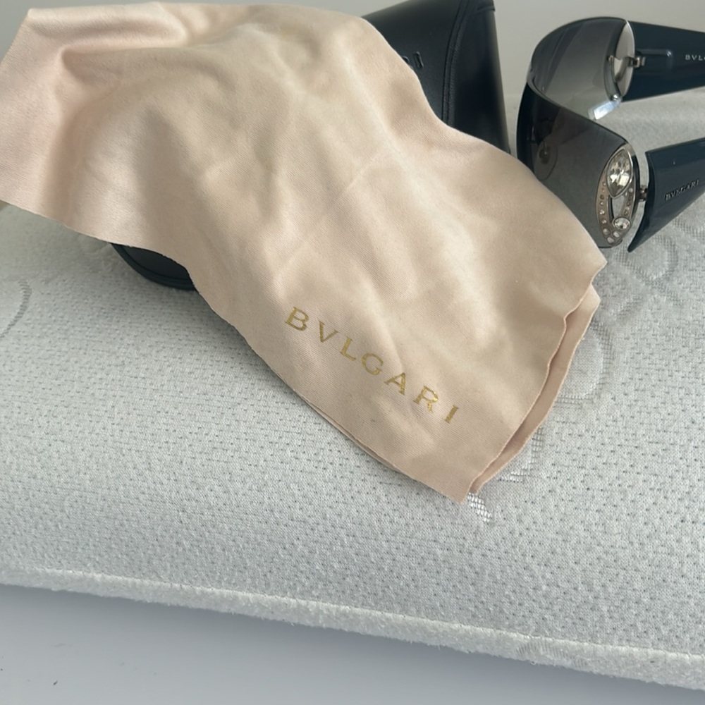Sunglasses - Picture 5 of 5